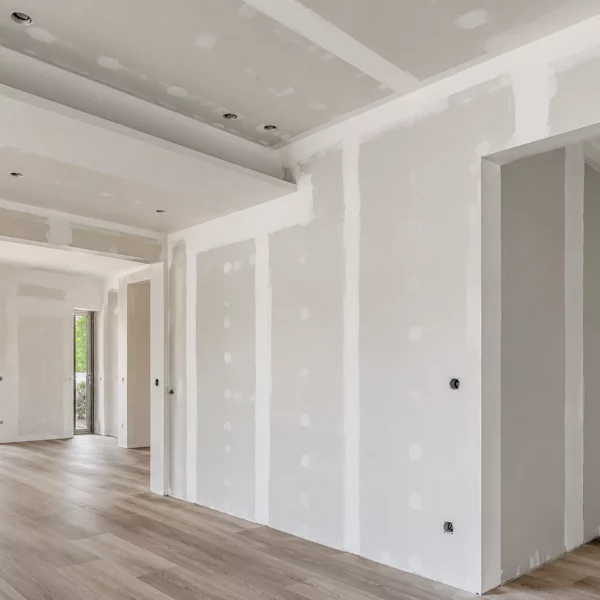 Aménagement intérieur avec travaux de placo et doublage des murs